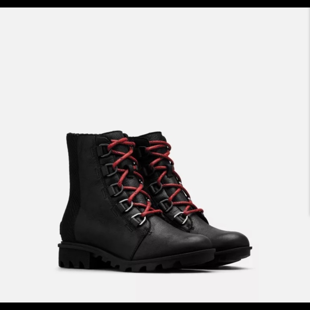 SOREL Phoenix Short Lace Boot